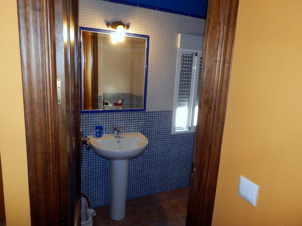 Villa Maria - Pista De Padel Y Piscina Baena Room photo
